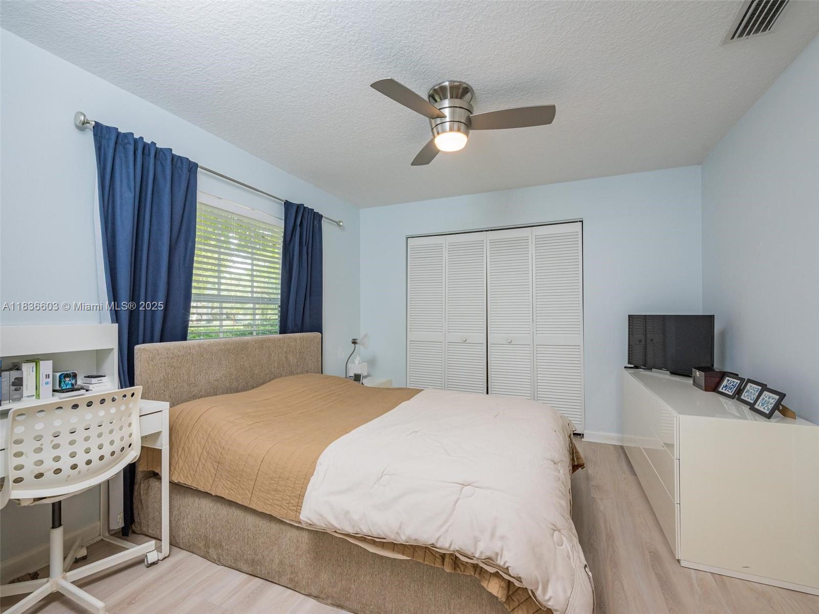 643 Lake Blvd Weston, FL 33326