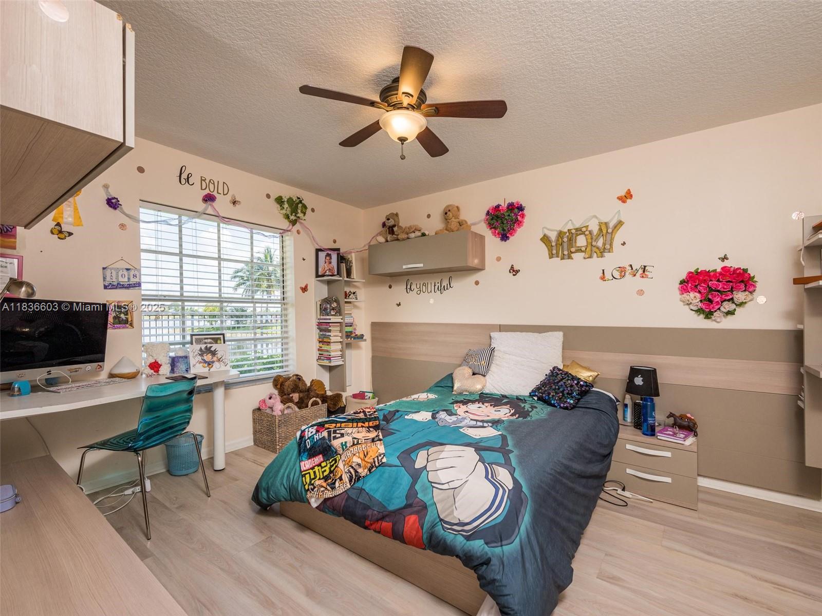 643 Lake Blvd Weston, FL 33326