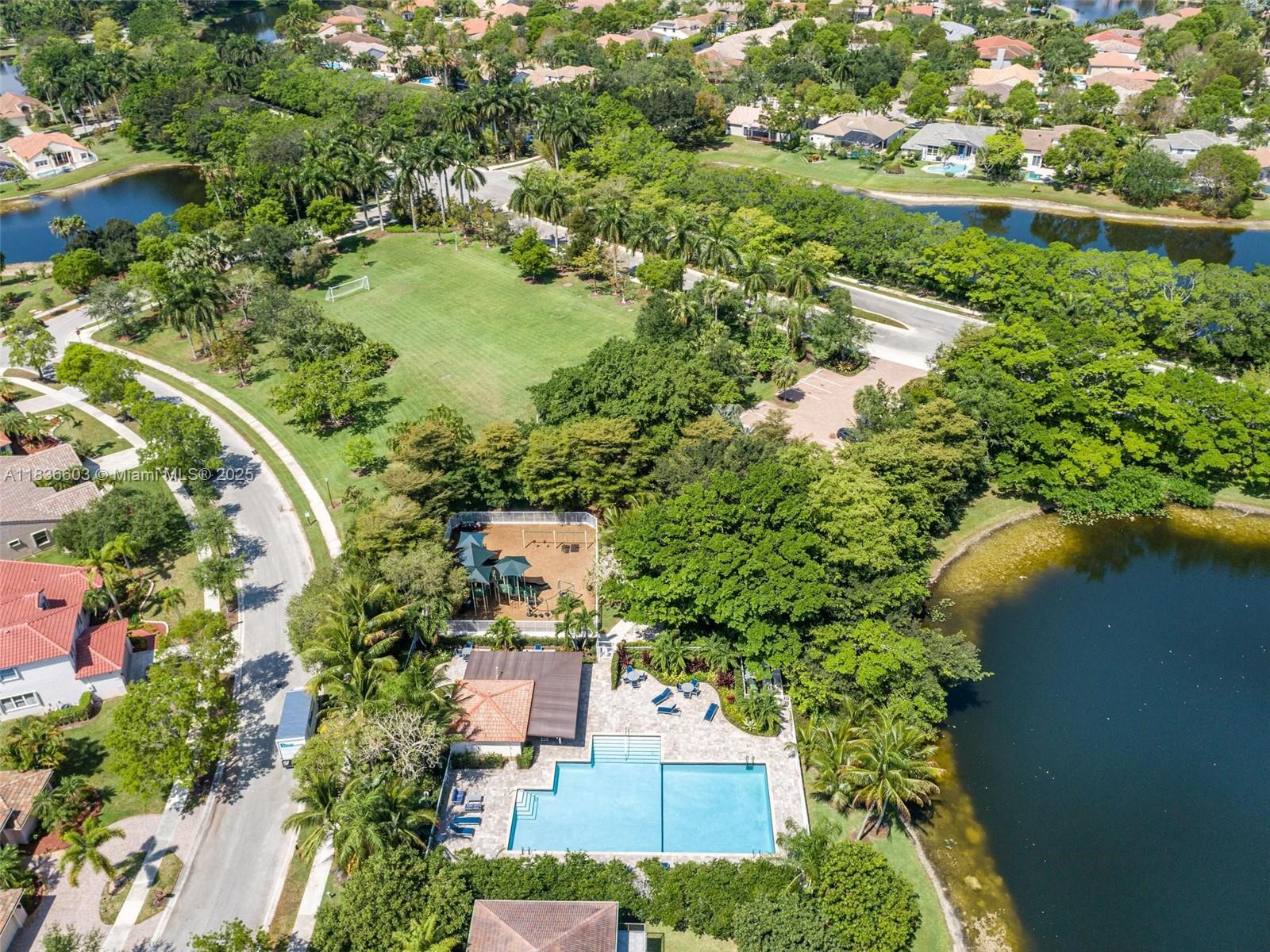 643 Lake Blvd Weston, FL 33326