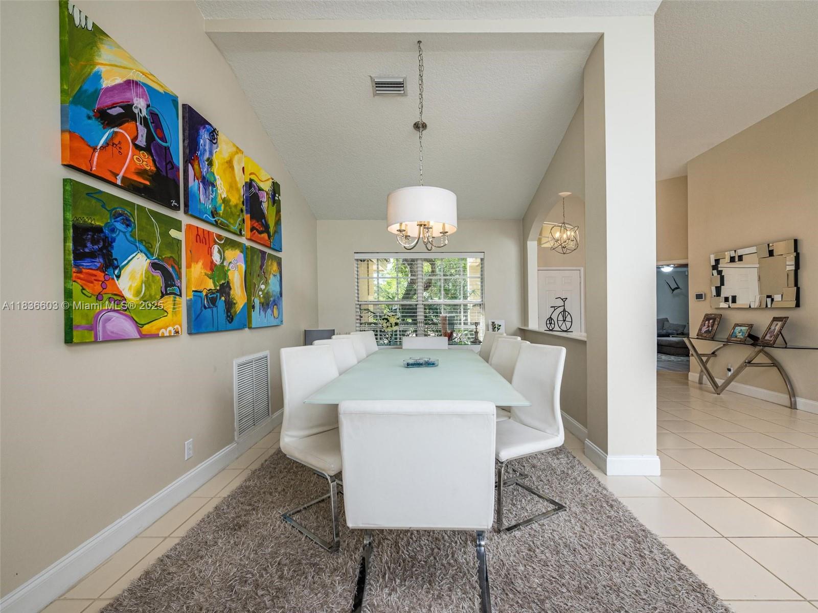 643 Lake Blvd Weston, FL 33326