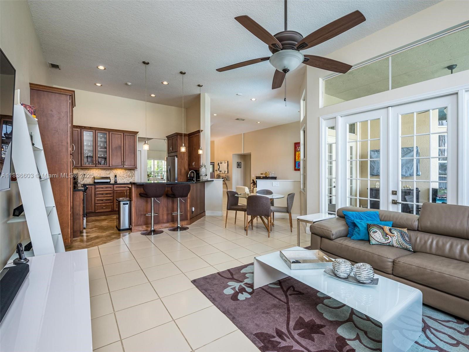 643 Lake Blvd Weston, FL 33326