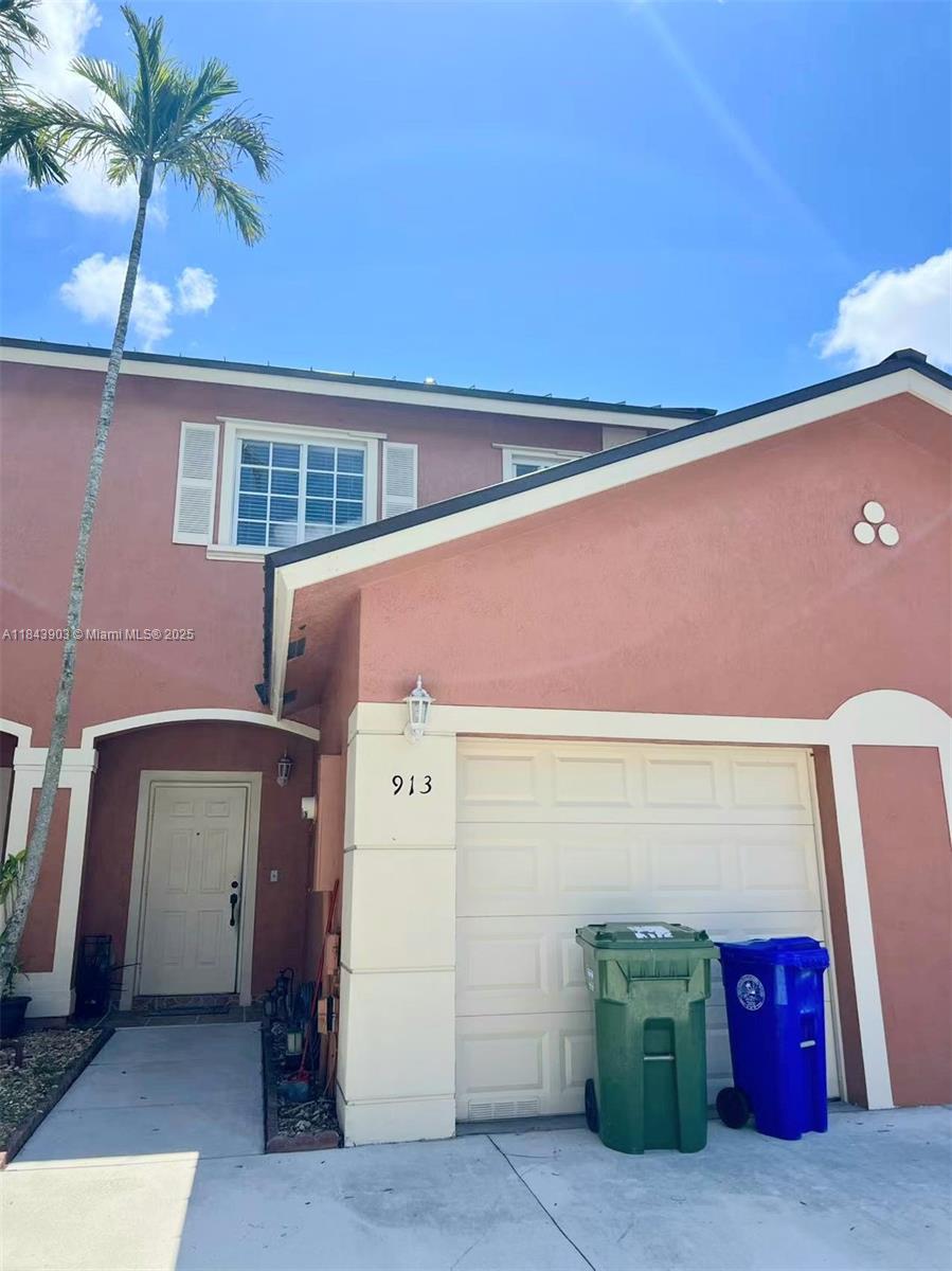 913 NW 100th Ave