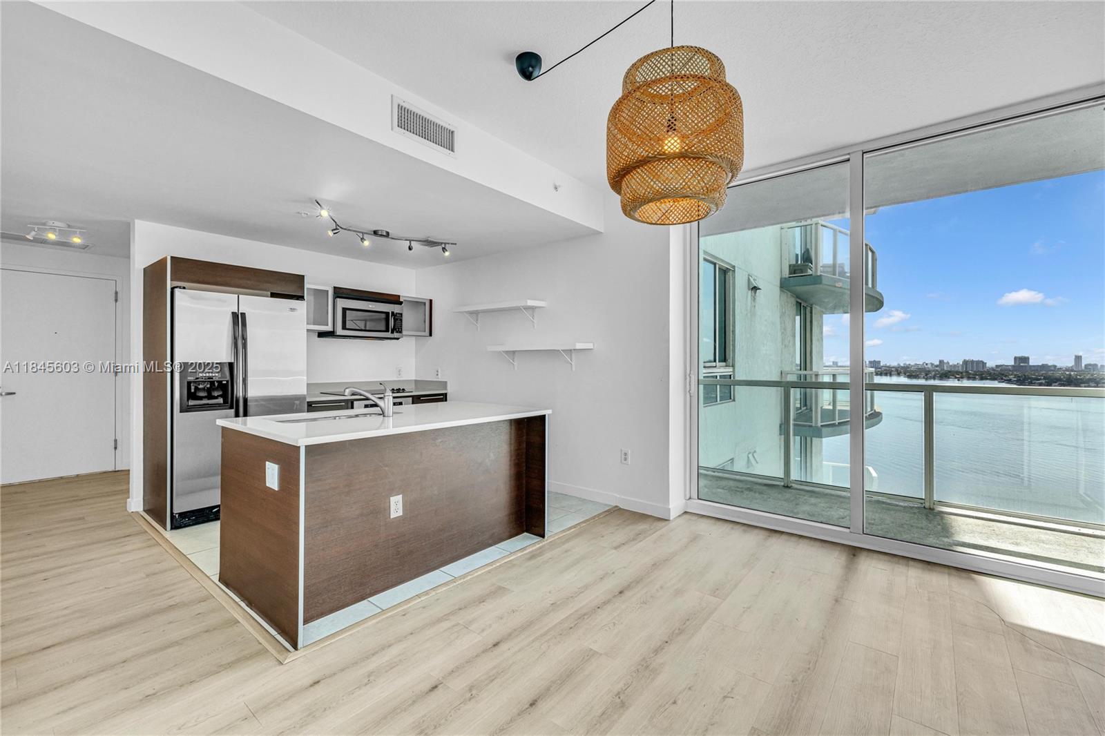 image Quantum On The Bay Condo10