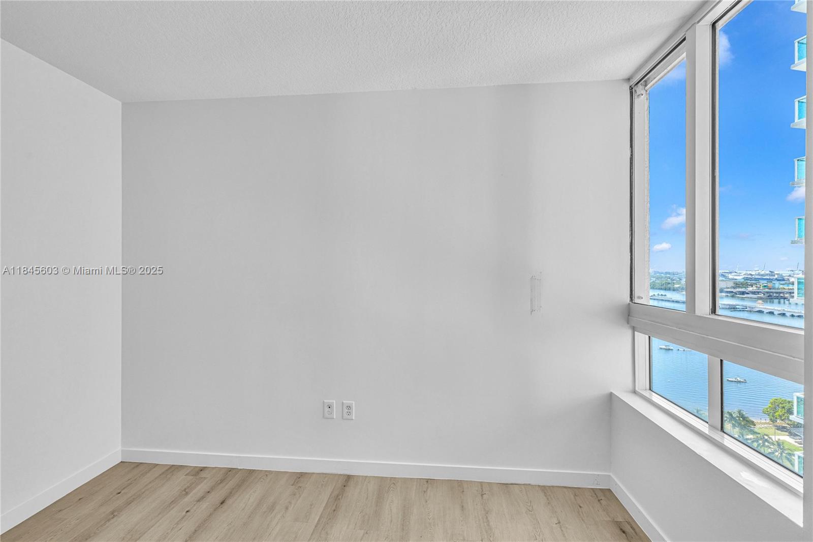 image Quantum On The Bay Condo15