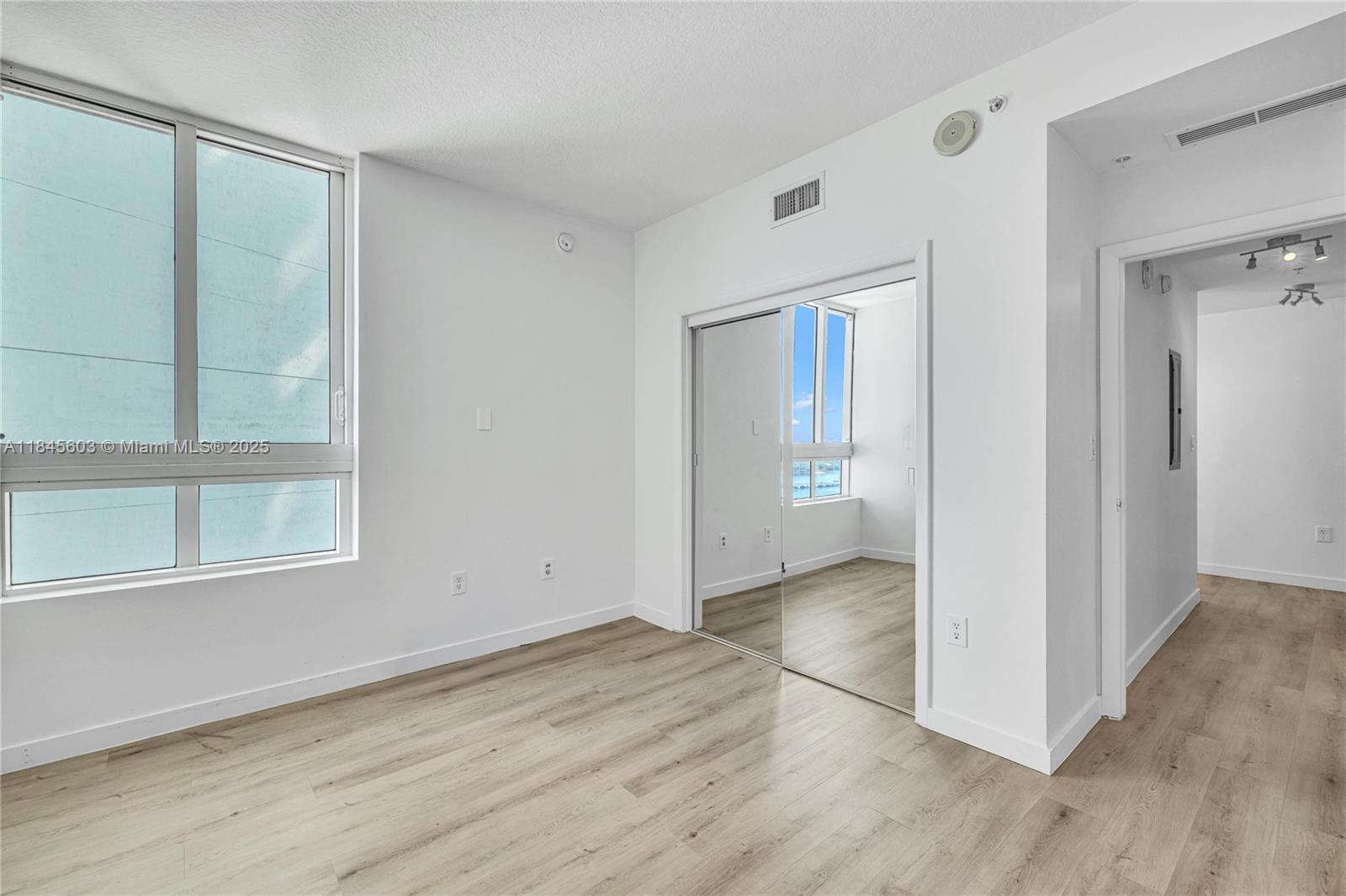 image Quantum On The Bay Condo16