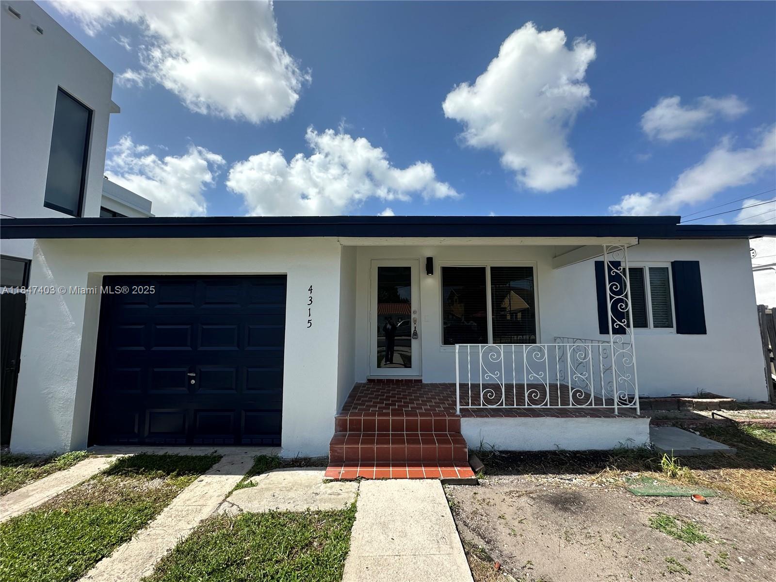 4315 SW 9th Ter