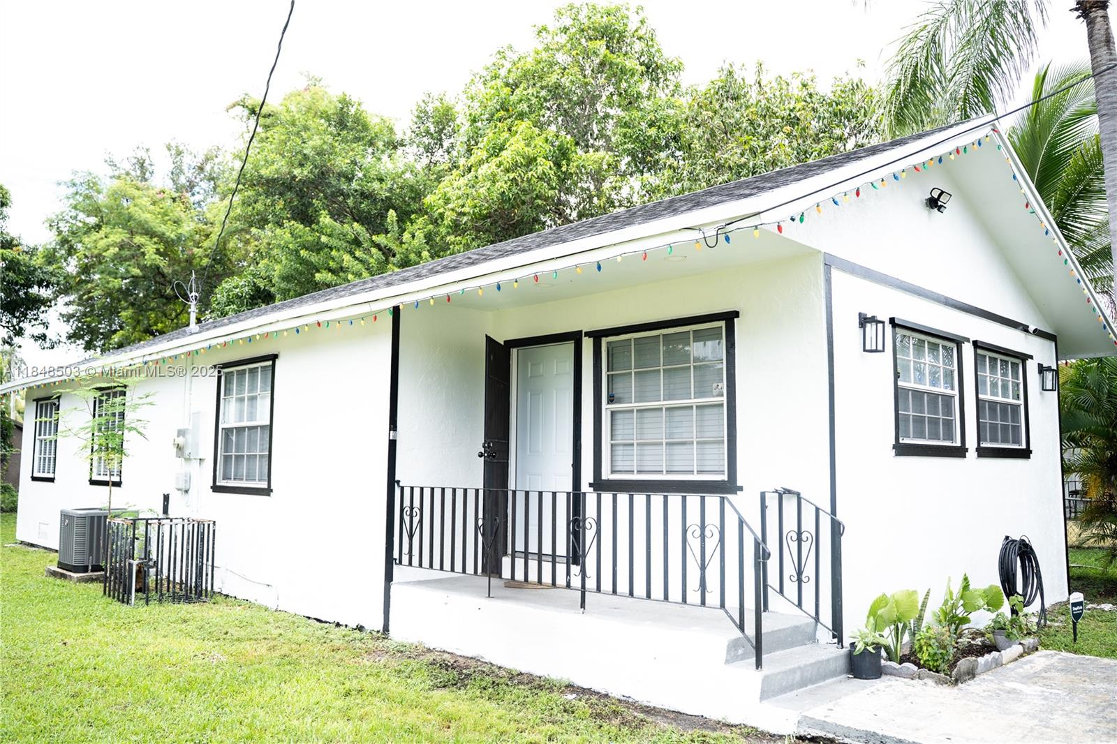 2160 NW 45th St