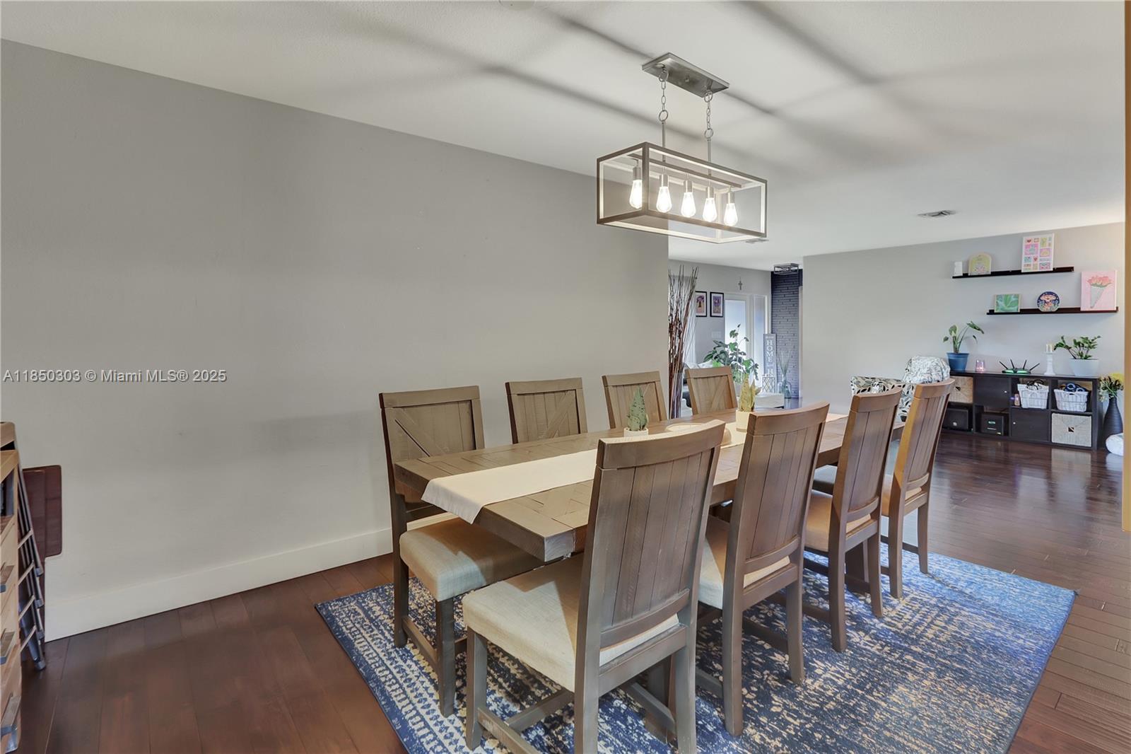 1824 SW 100th Ave Miami, FL 33165