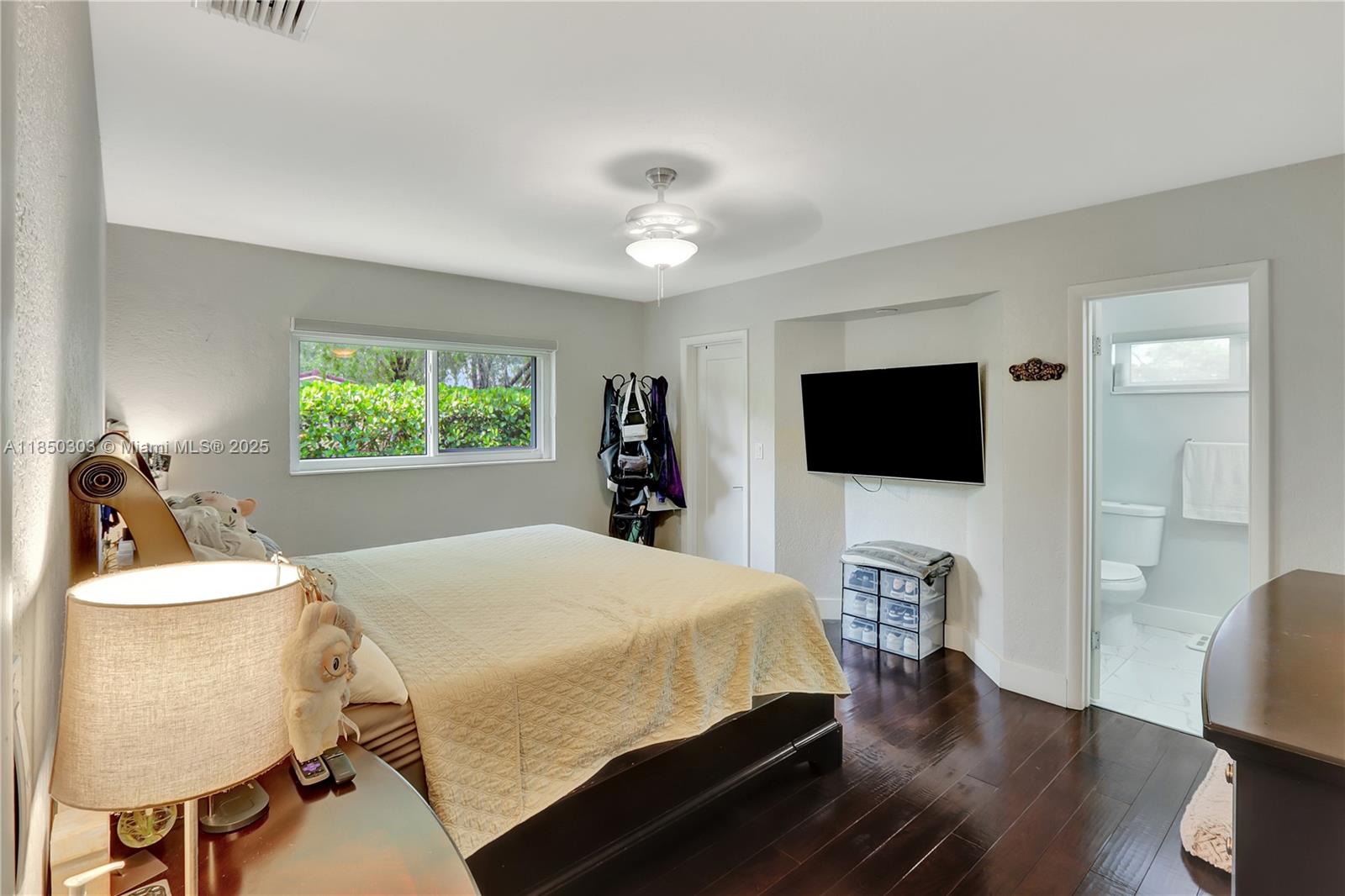 1824 SW 100th Ave Miami, FL 33165