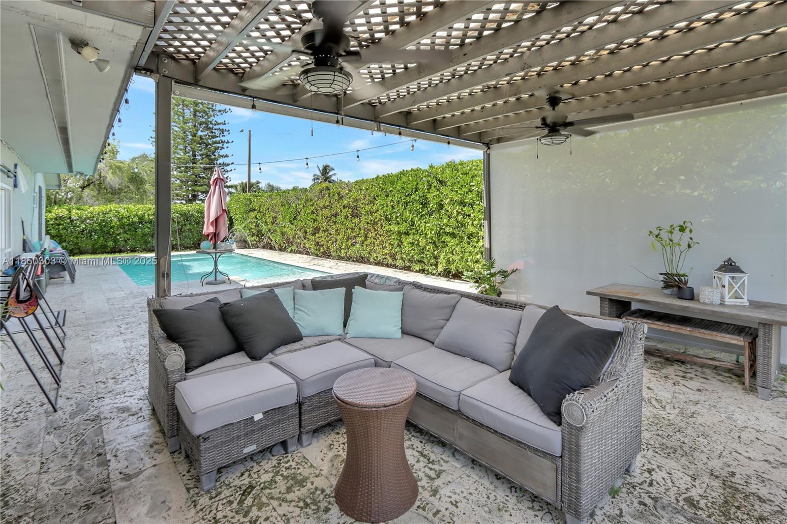 1824 SW 100th Ave Miami, FL 33165