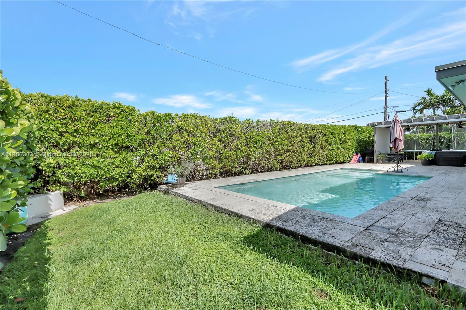 1824 SW 100th Ave Miami, FL 33165