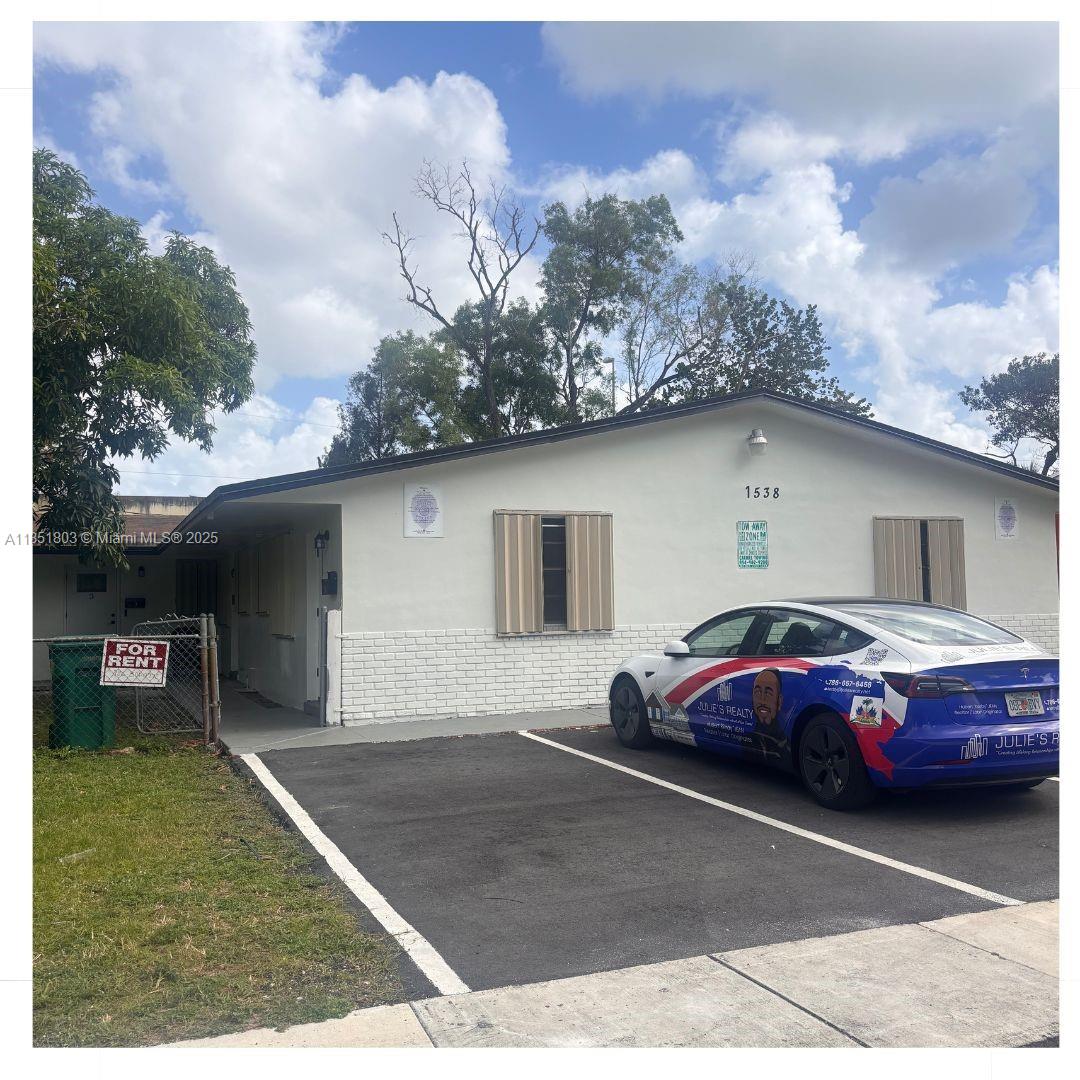 1538 NW 52nd Ave #1