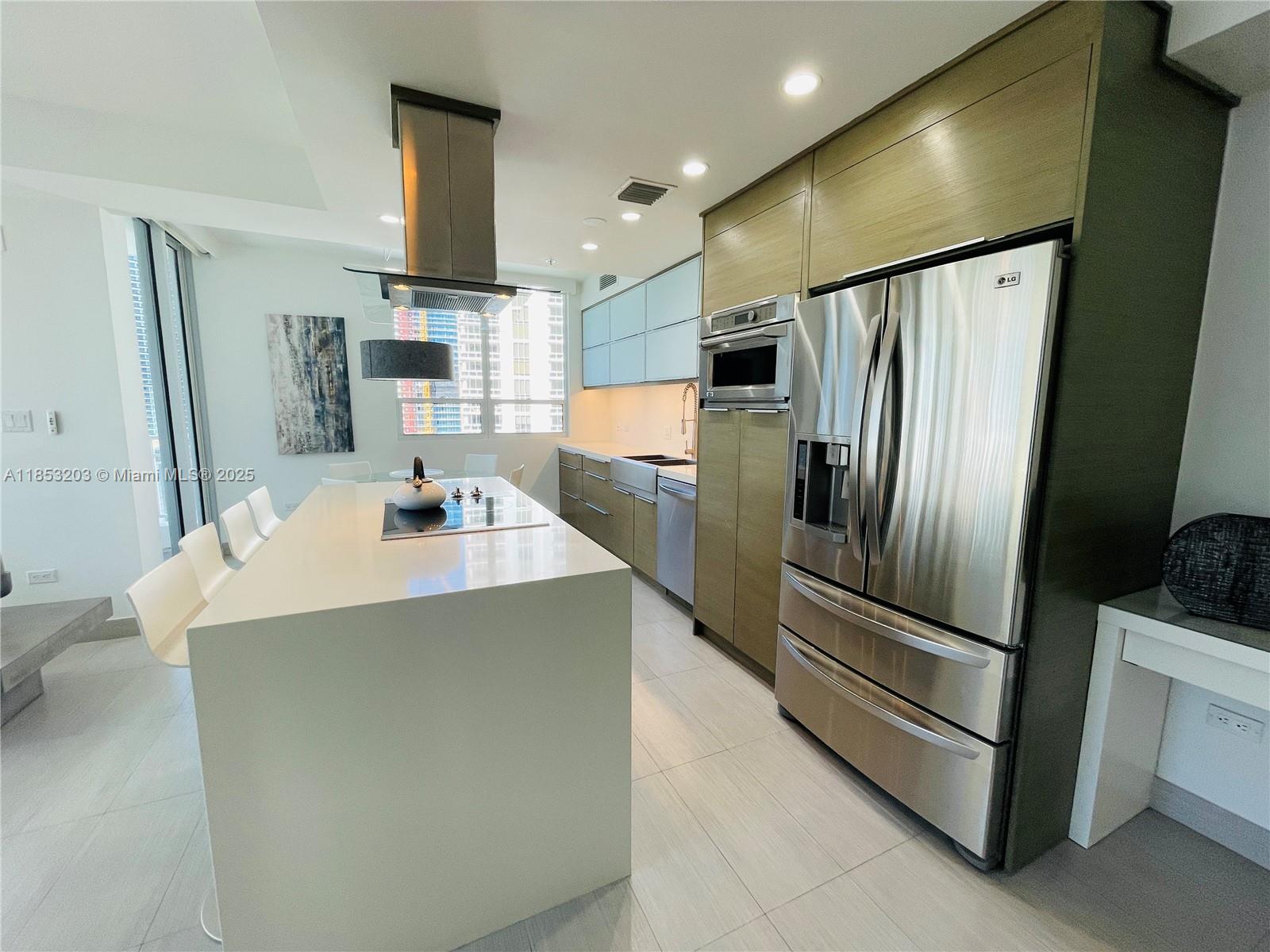 801 Brickell Key Blvd #2402