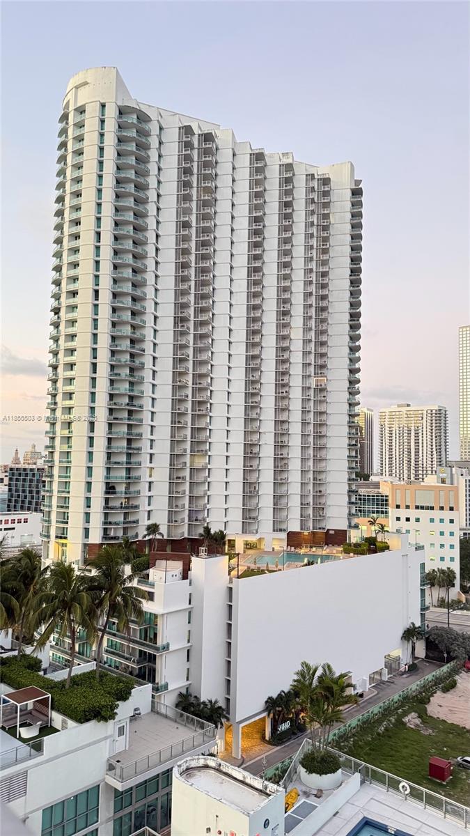 92 SW 3rd St #1711