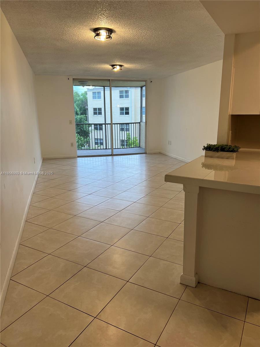 8353 Lake Dr #405