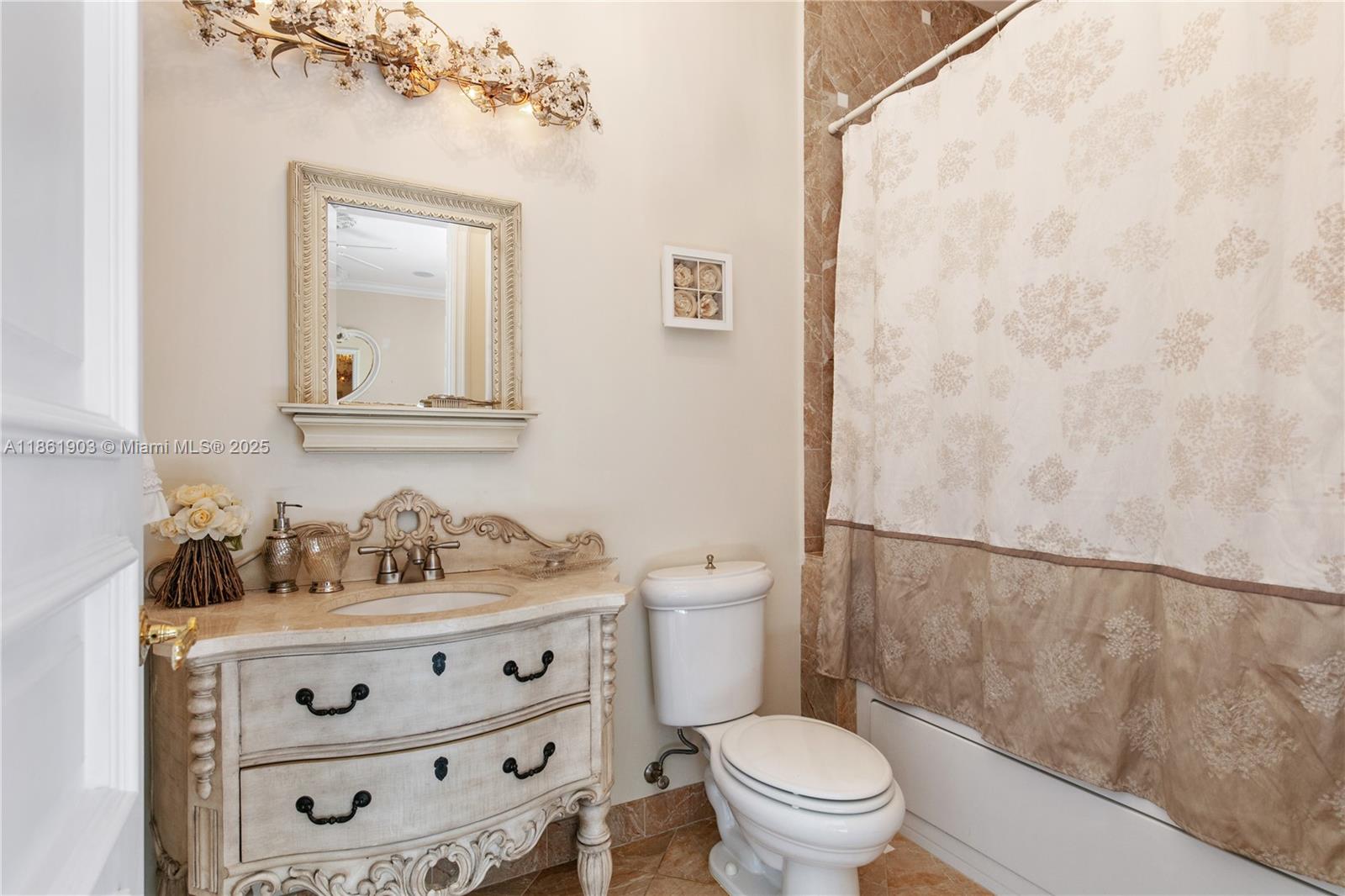 2951 Lake Rdg Ln Weston, FL 33332