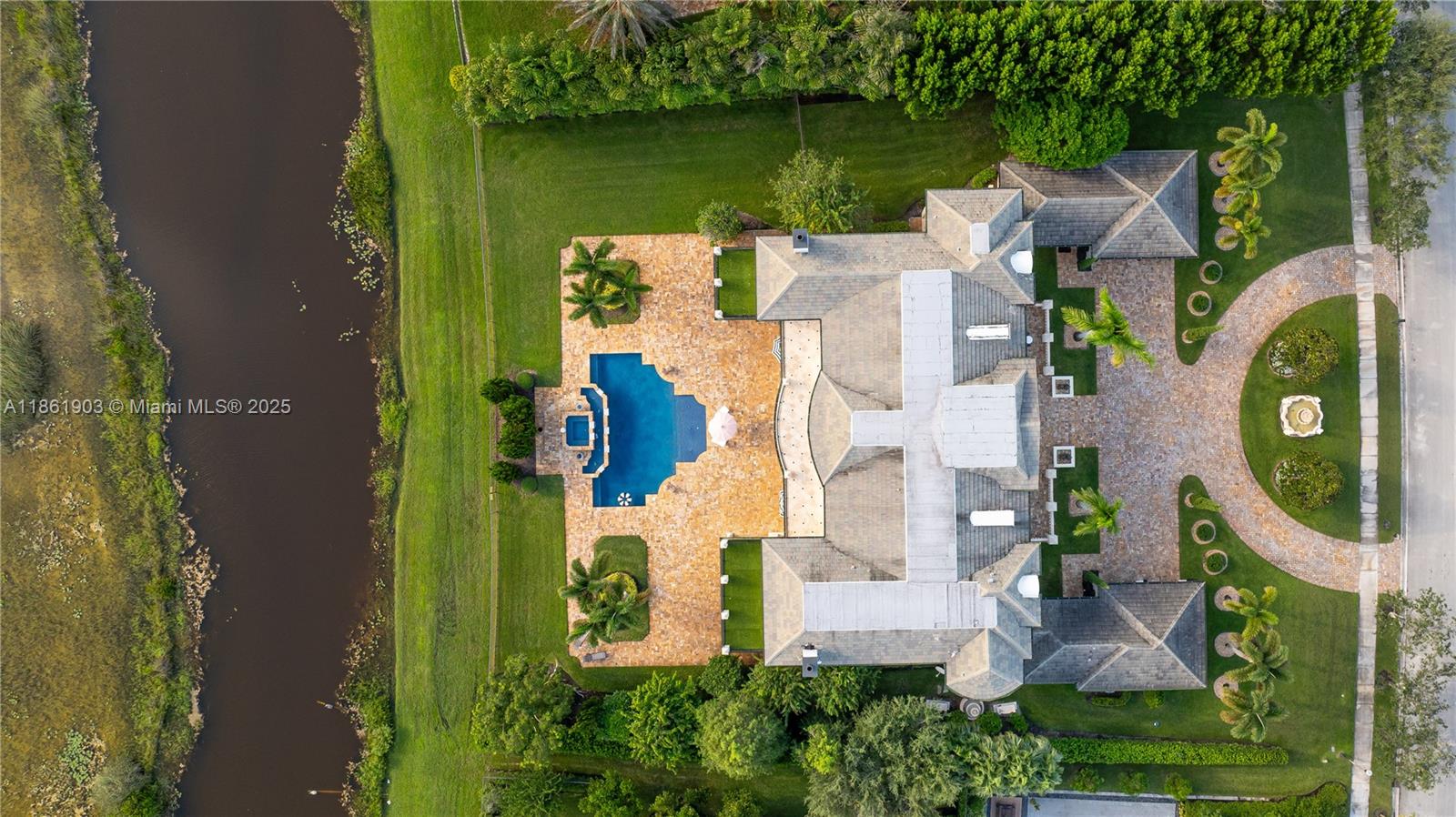 2951 Lake Rdg Ln Weston, FL 33332