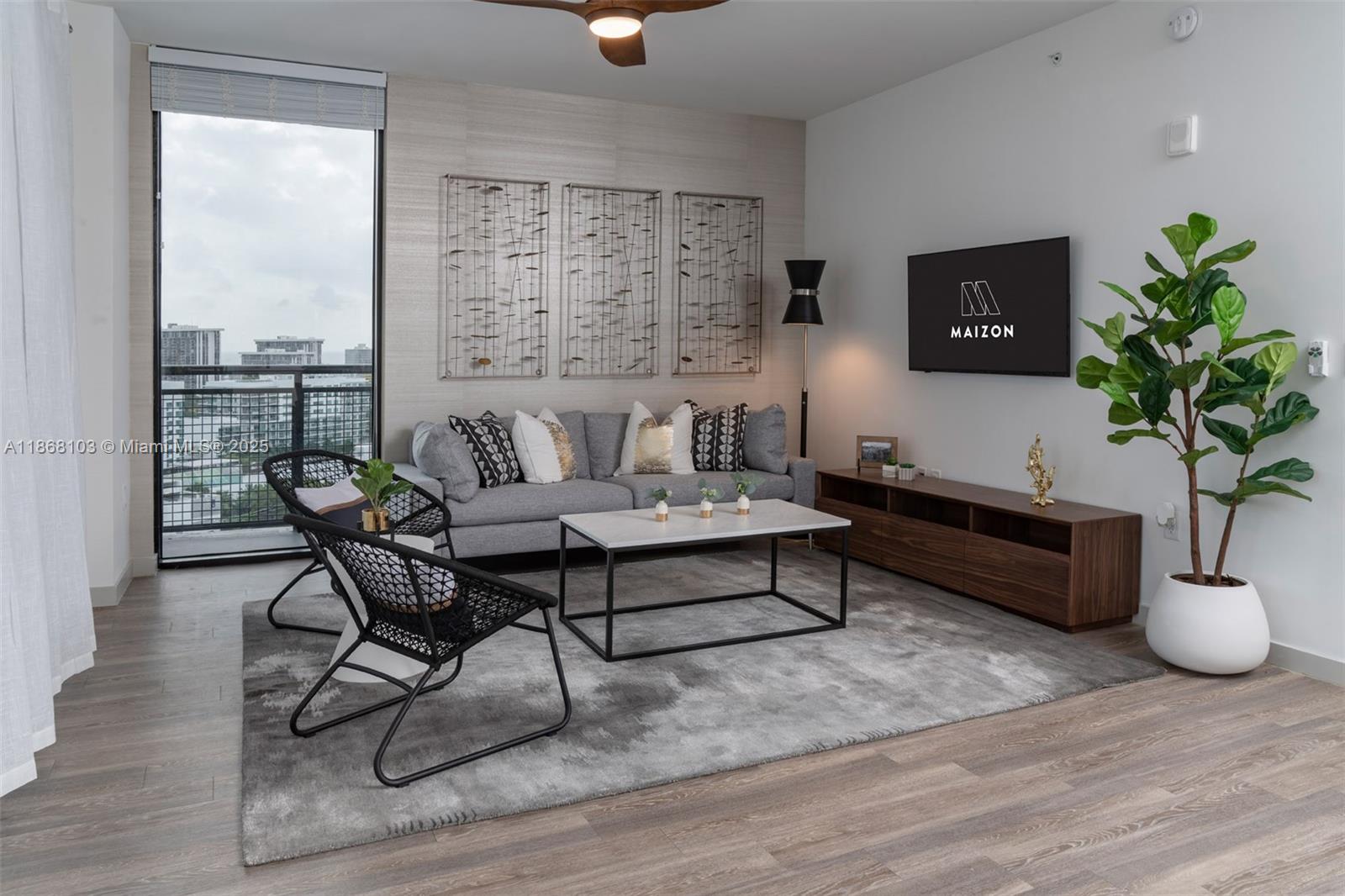 221 SW 12th St #218,Miami, FL 33130