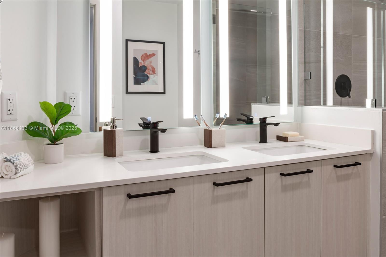 221 SW 12th St #218,Miami, FL 33130