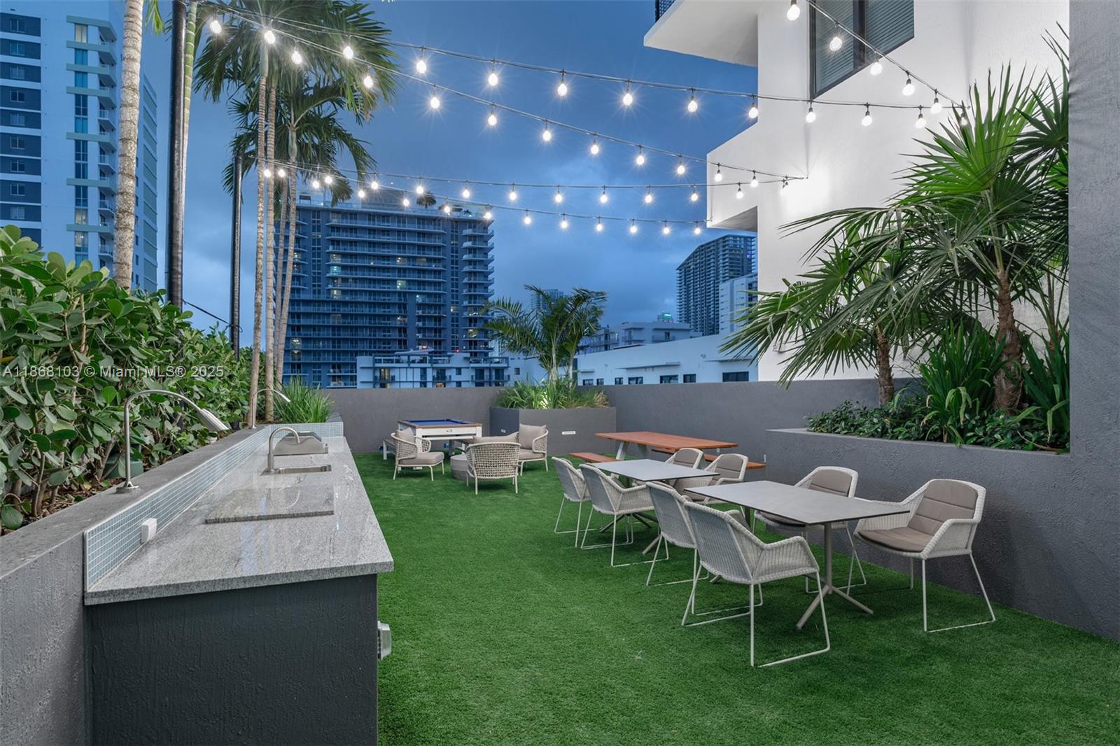 221 SW 12th St #218,Miami, FL 33130