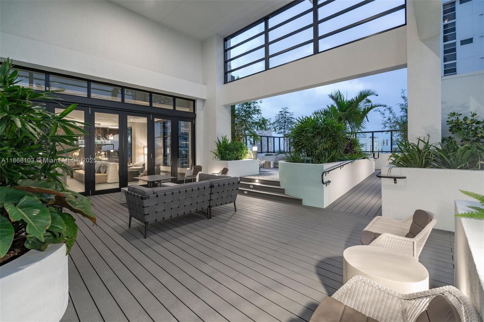 221 SW 12th St #218,Miami, FL 33130