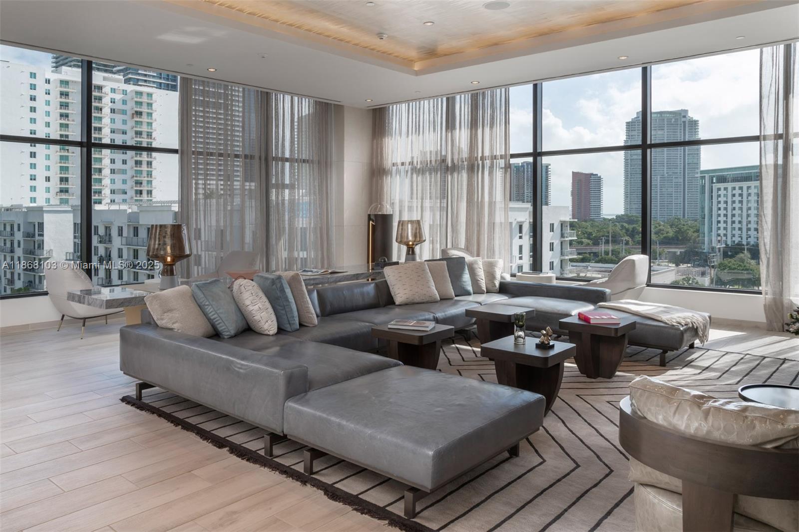 221 SW 12th St #218,Miami, FL 33130