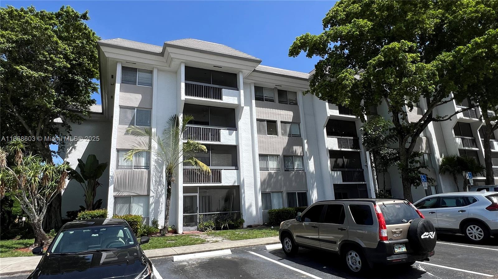711 N Pine Is Rd #211
