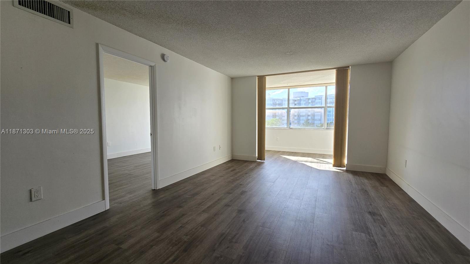 1300 NE Miami Gdns Dr #517E