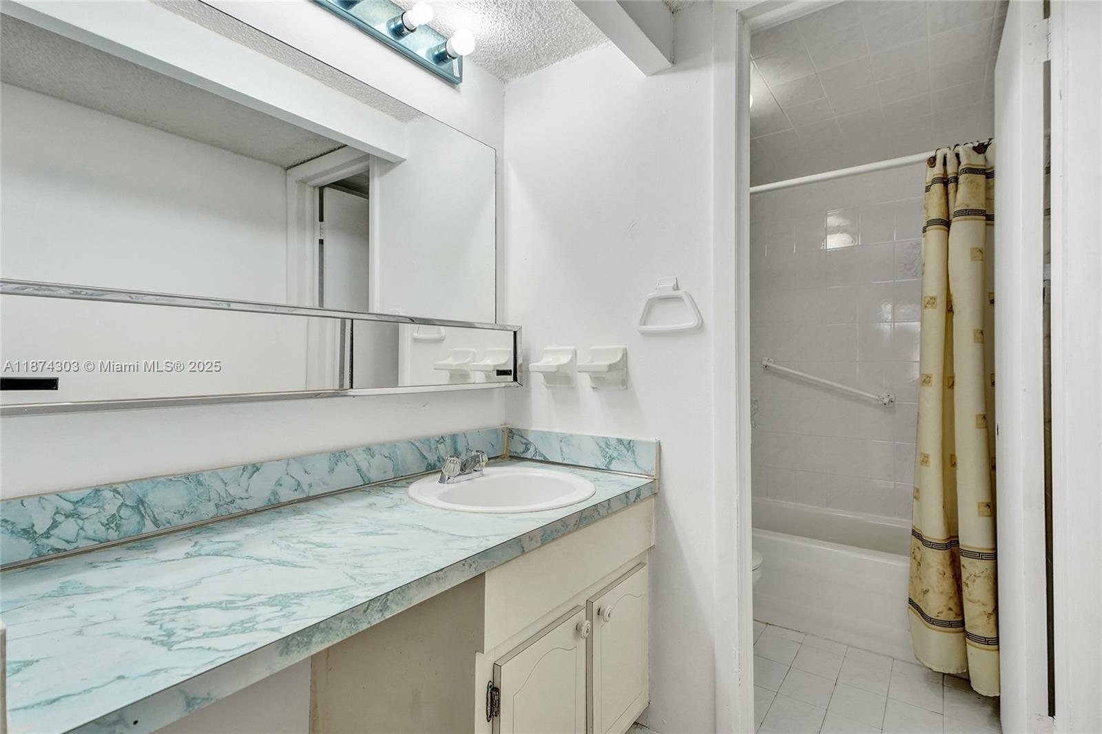 888 S Douglas Rd #304 Coral Gables, FL 33134