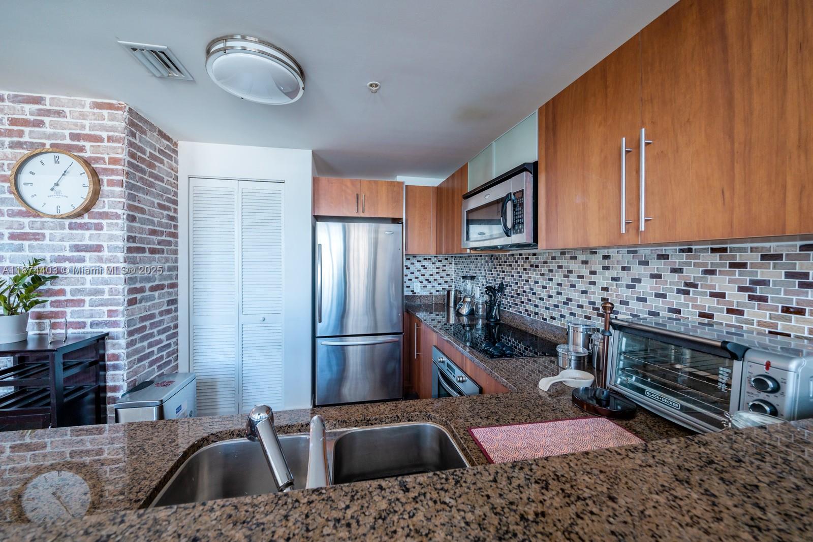 image Met 1 Condo13
