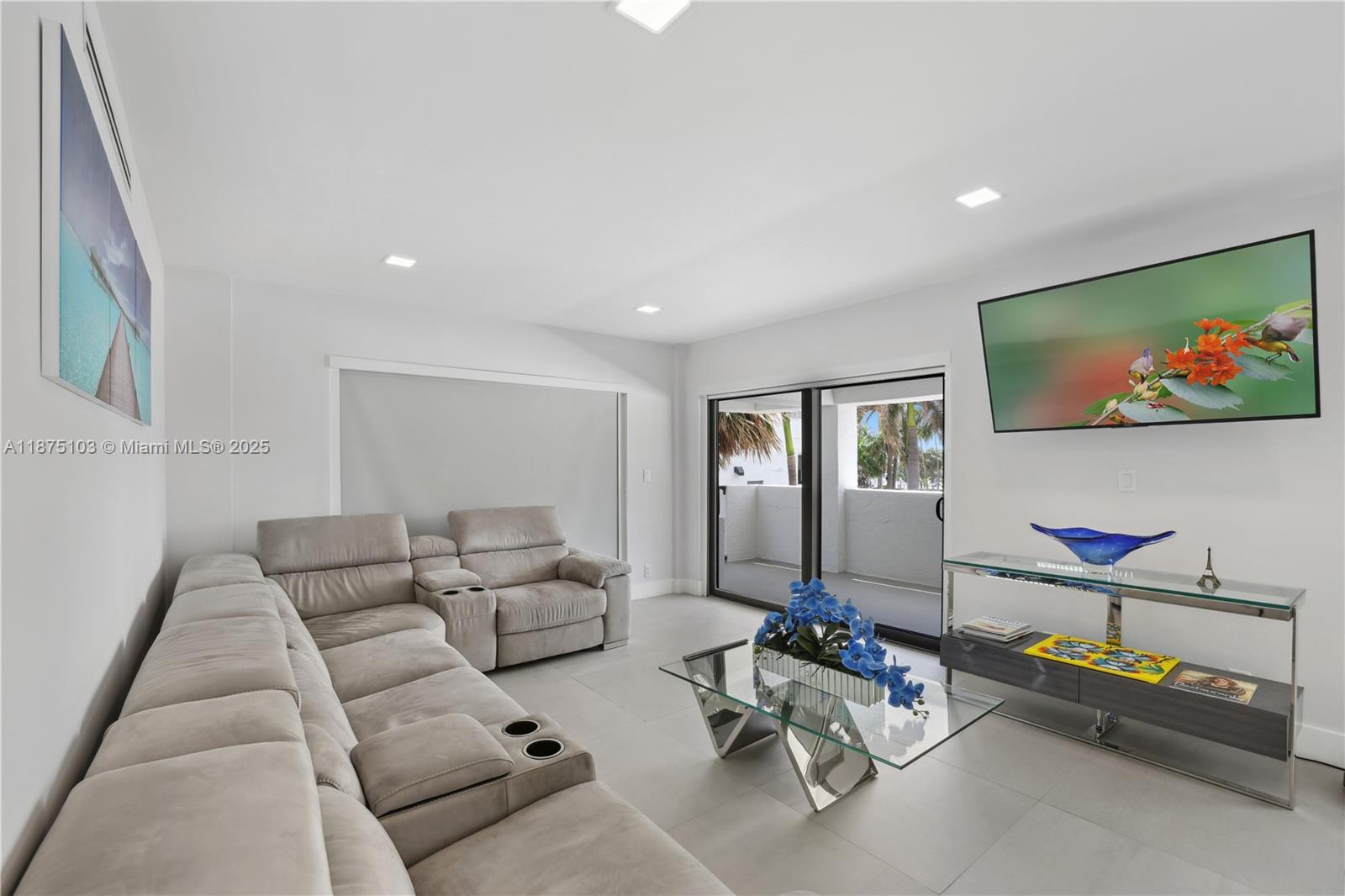 5415 Collins Ave #202