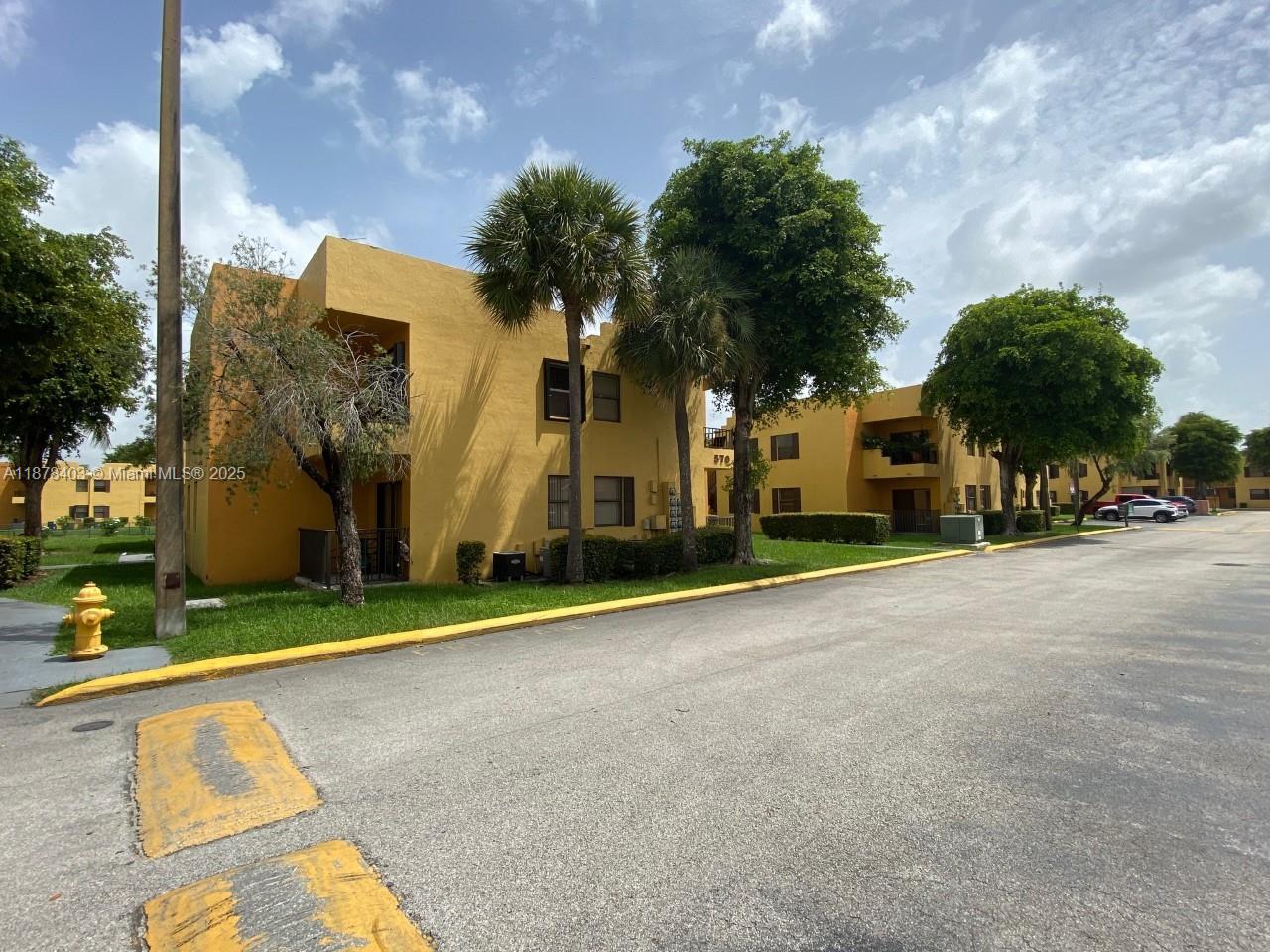 566 NW 114th Ave #203