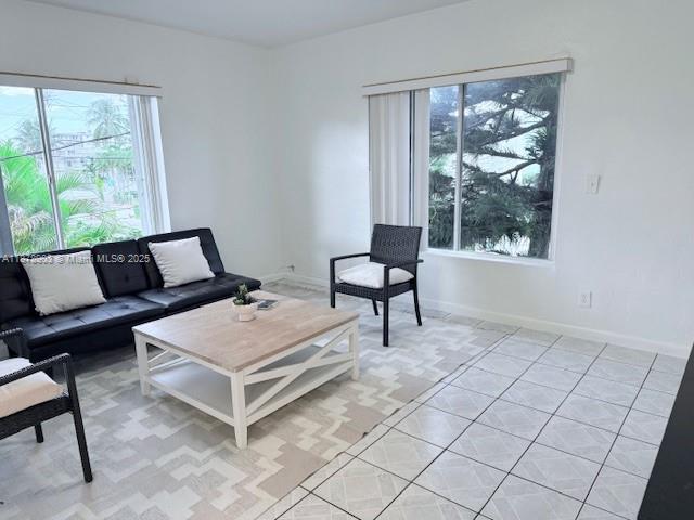 7610 Dickens Ave #4