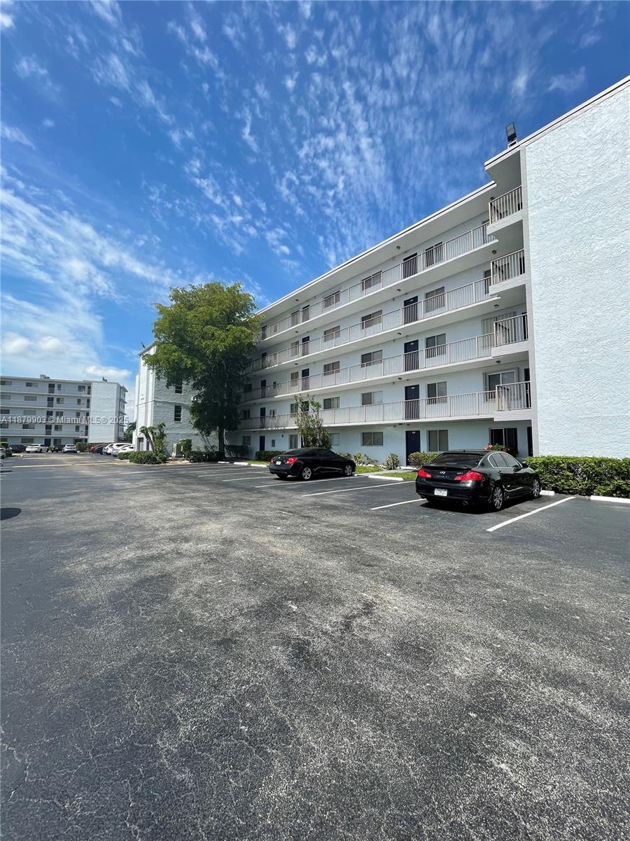8610 N Sherman Cir #406