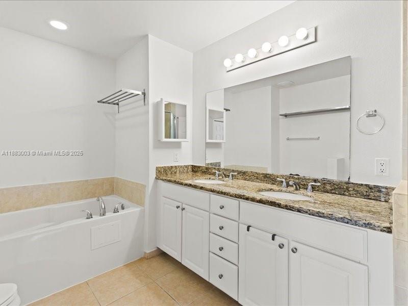 image Alaqua Condo17