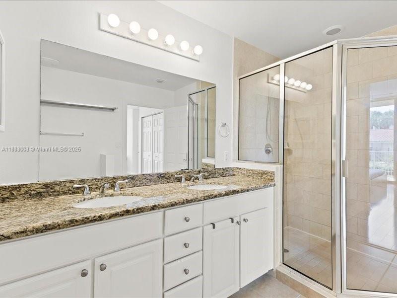 image Alaqua Condo18