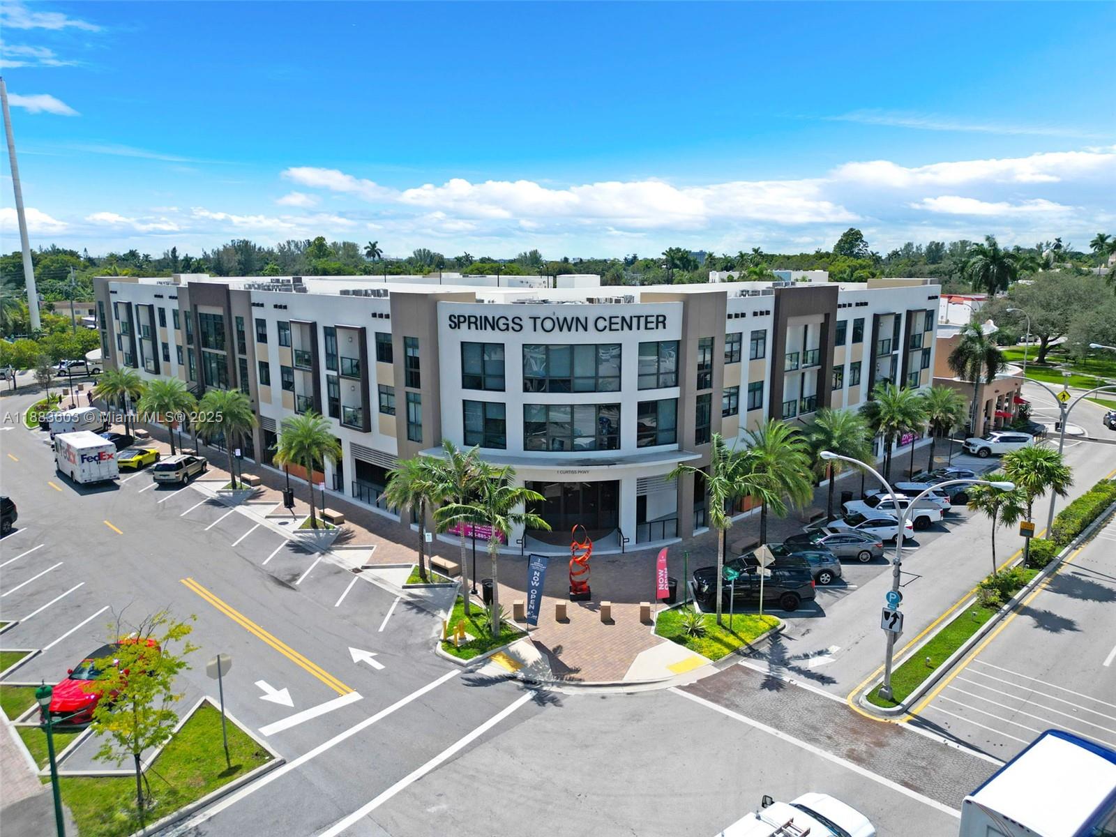 1 Curtiss Pkwy #326