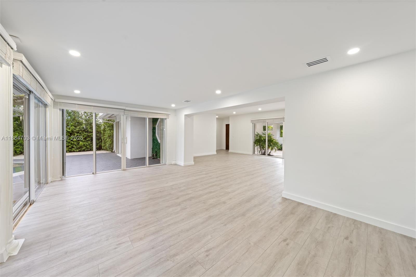 1825 Alamanda Dr North Miami, FL 33181