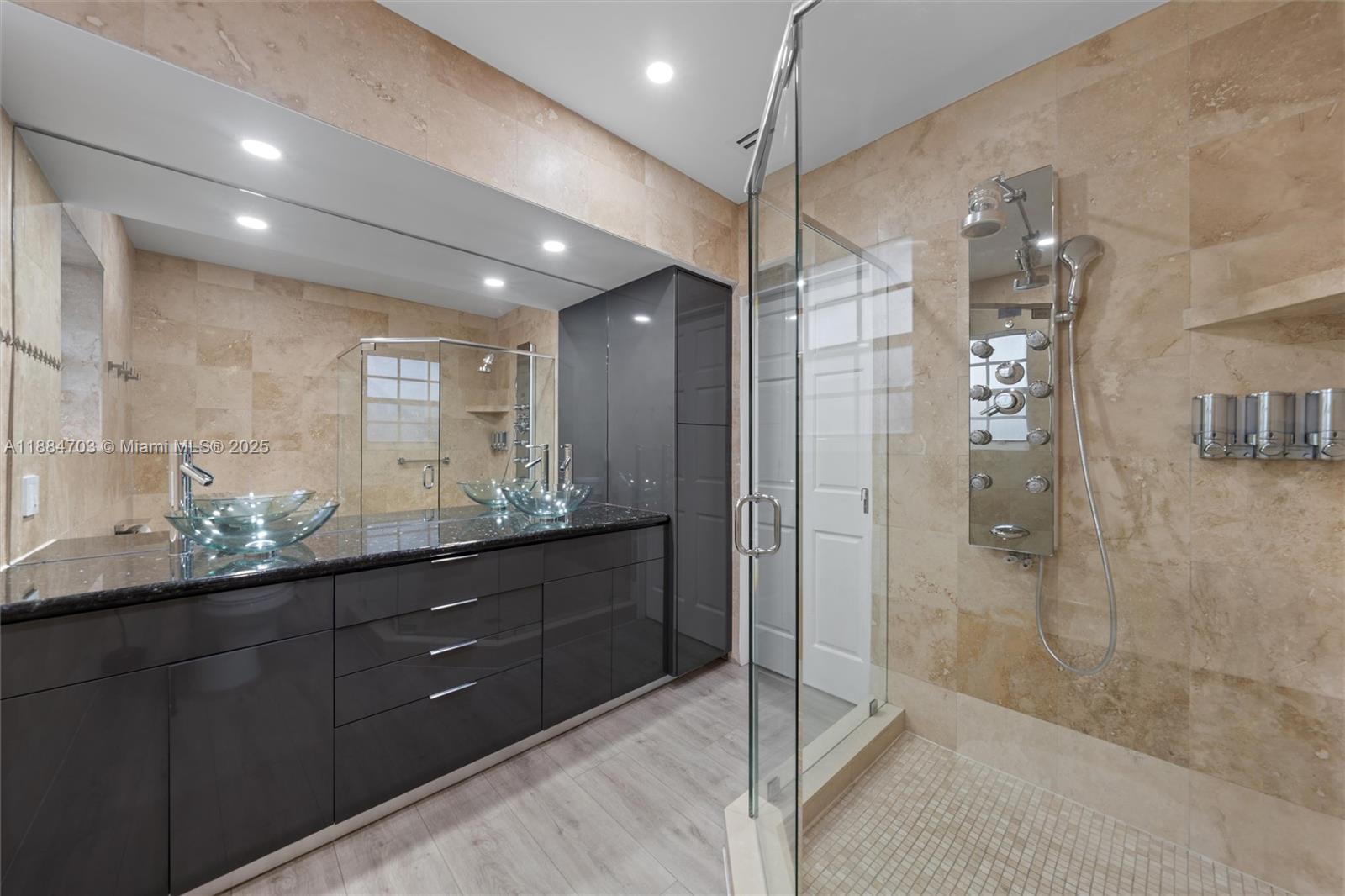 1825 Alamanda Dr North Miami, FL 33181