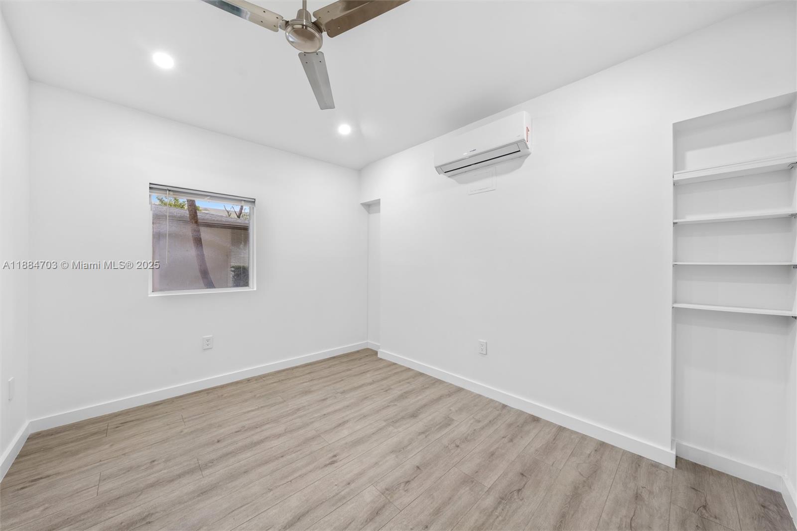 1825 Alamanda Dr North Miami, FL 33181