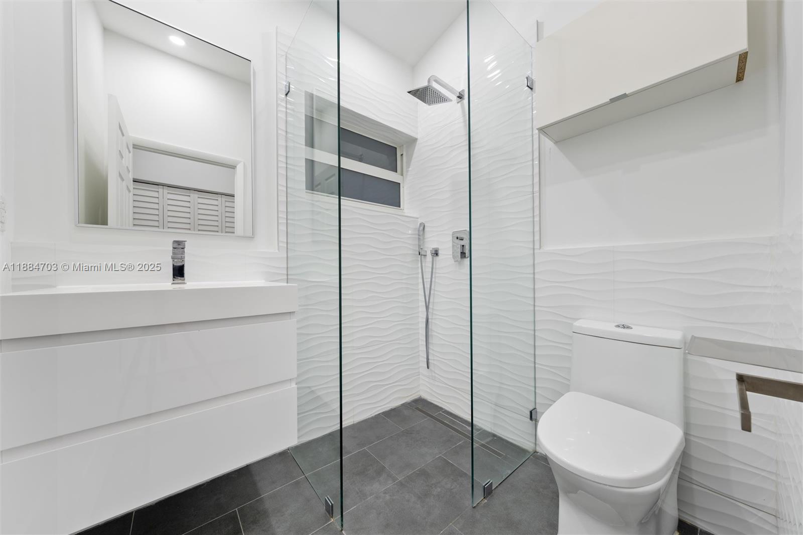 1825 Alamanda Dr North Miami, FL 33181