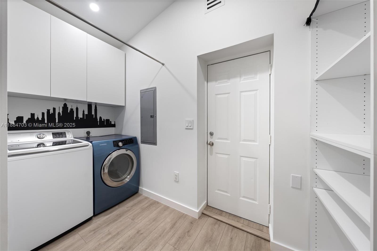 1825 Alamanda Dr North Miami, FL 33181