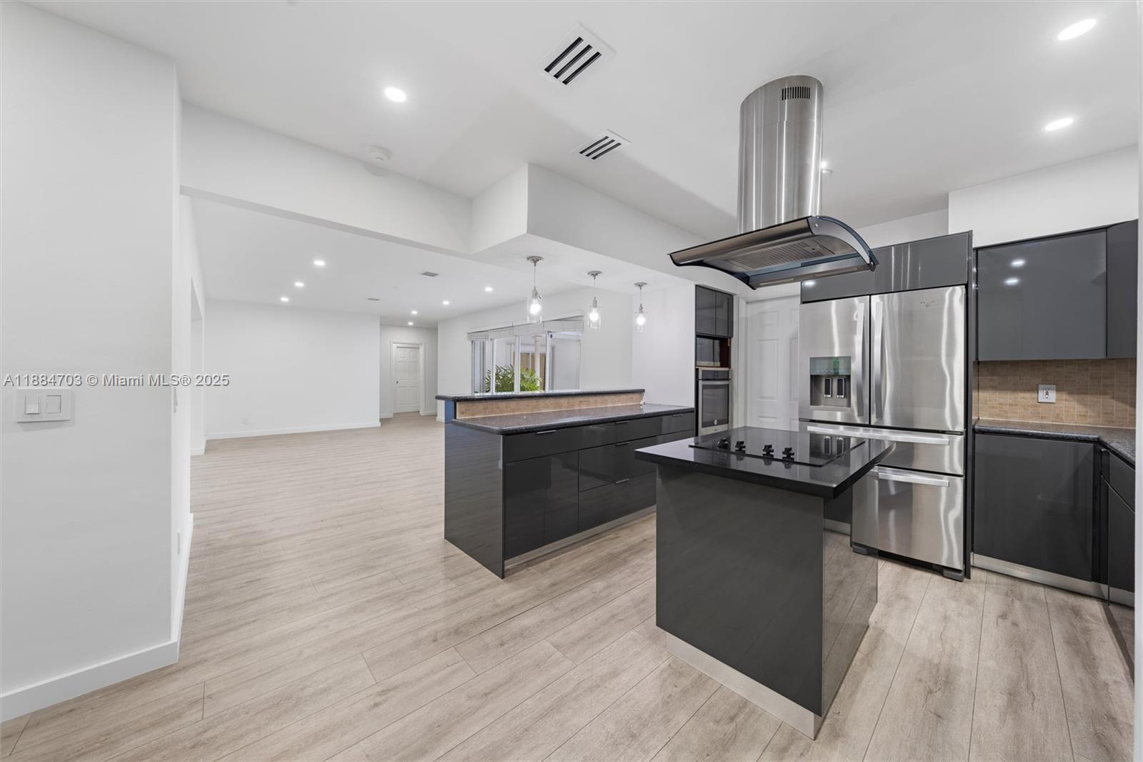 1825 Alamanda Dr North Miami, FL 33181