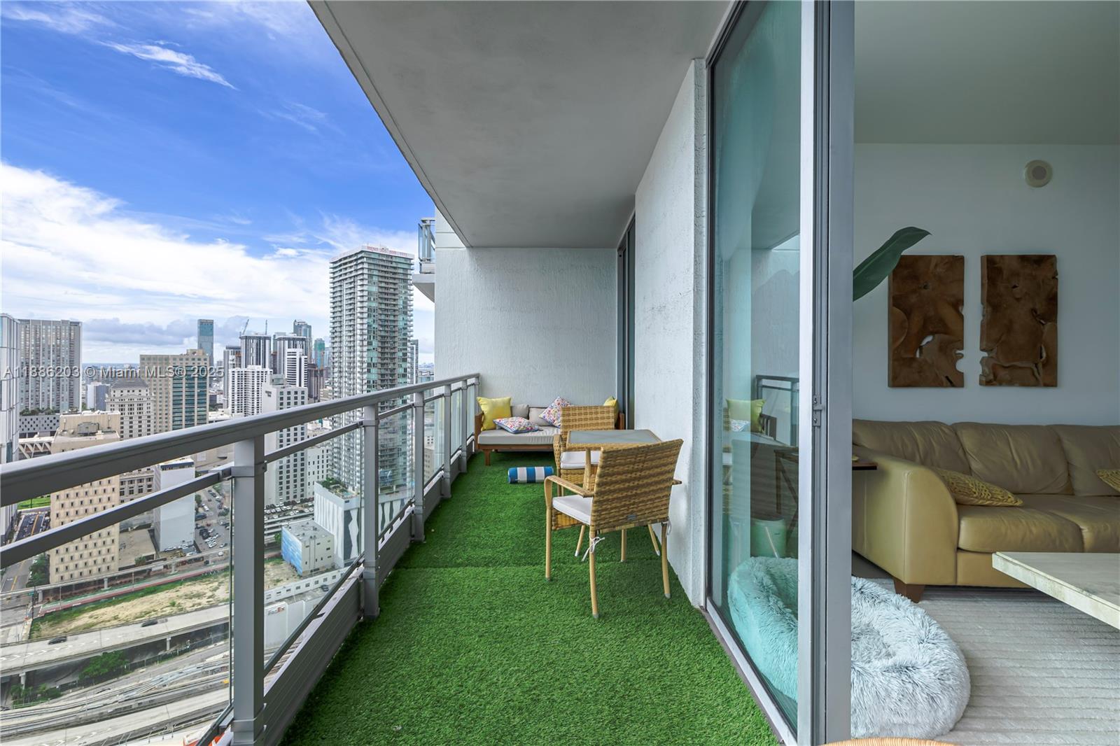 image Ivy Condo19