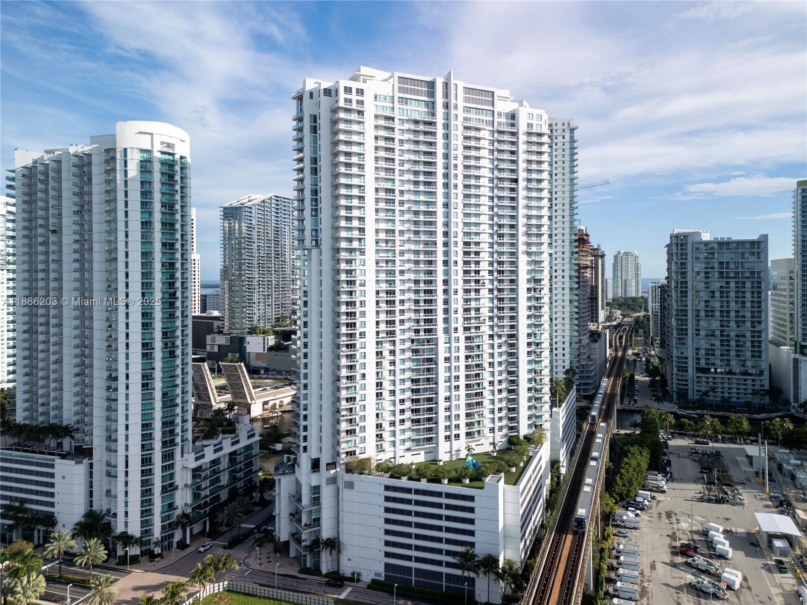 image Ivy Condo44