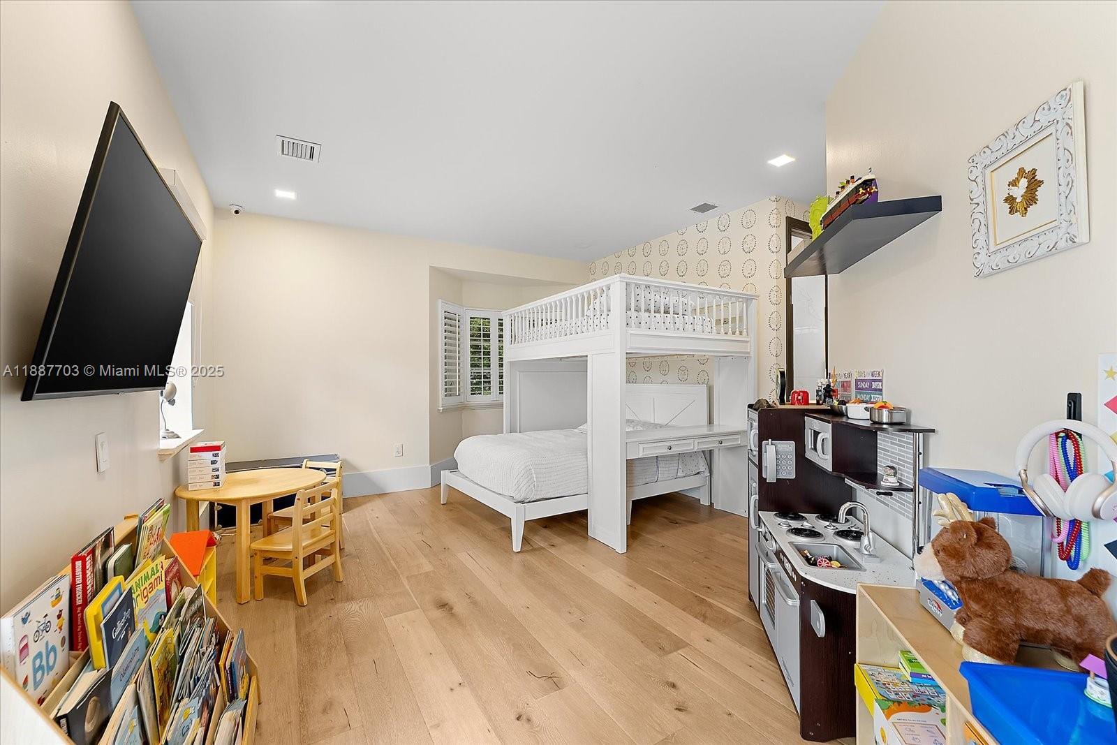 285 Carabela Ct Coral Gables, FL 33143 285 Carabela Ct Coral Gables, FL 33143
