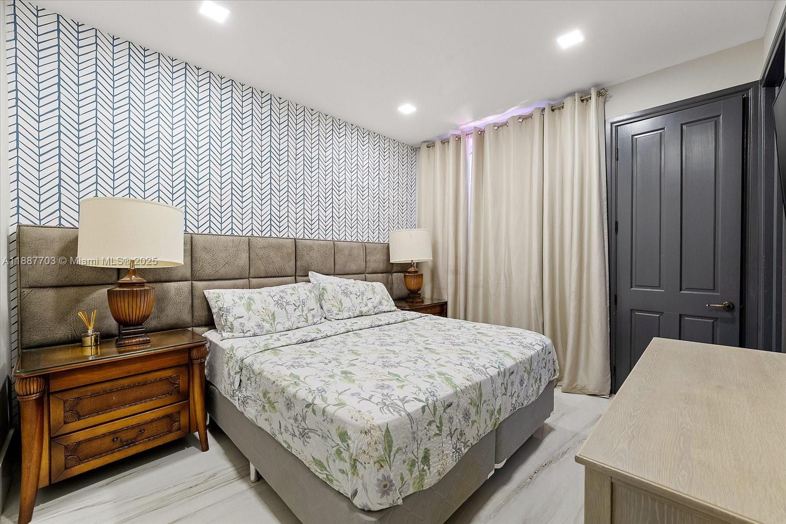 285 Carabela Ct Coral Gables, FL 33143 285 Carabela Ct Coral Gables, FL 33143