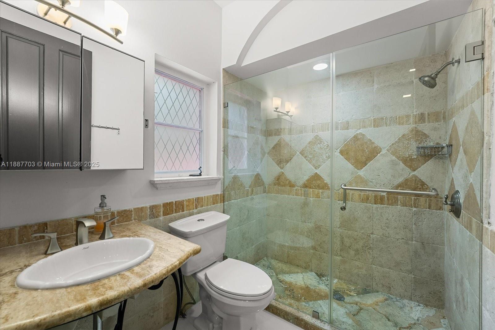285 Carabela Ct Coral Gables, FL 33143 285 Carabela Ct Coral Gables, FL 33143