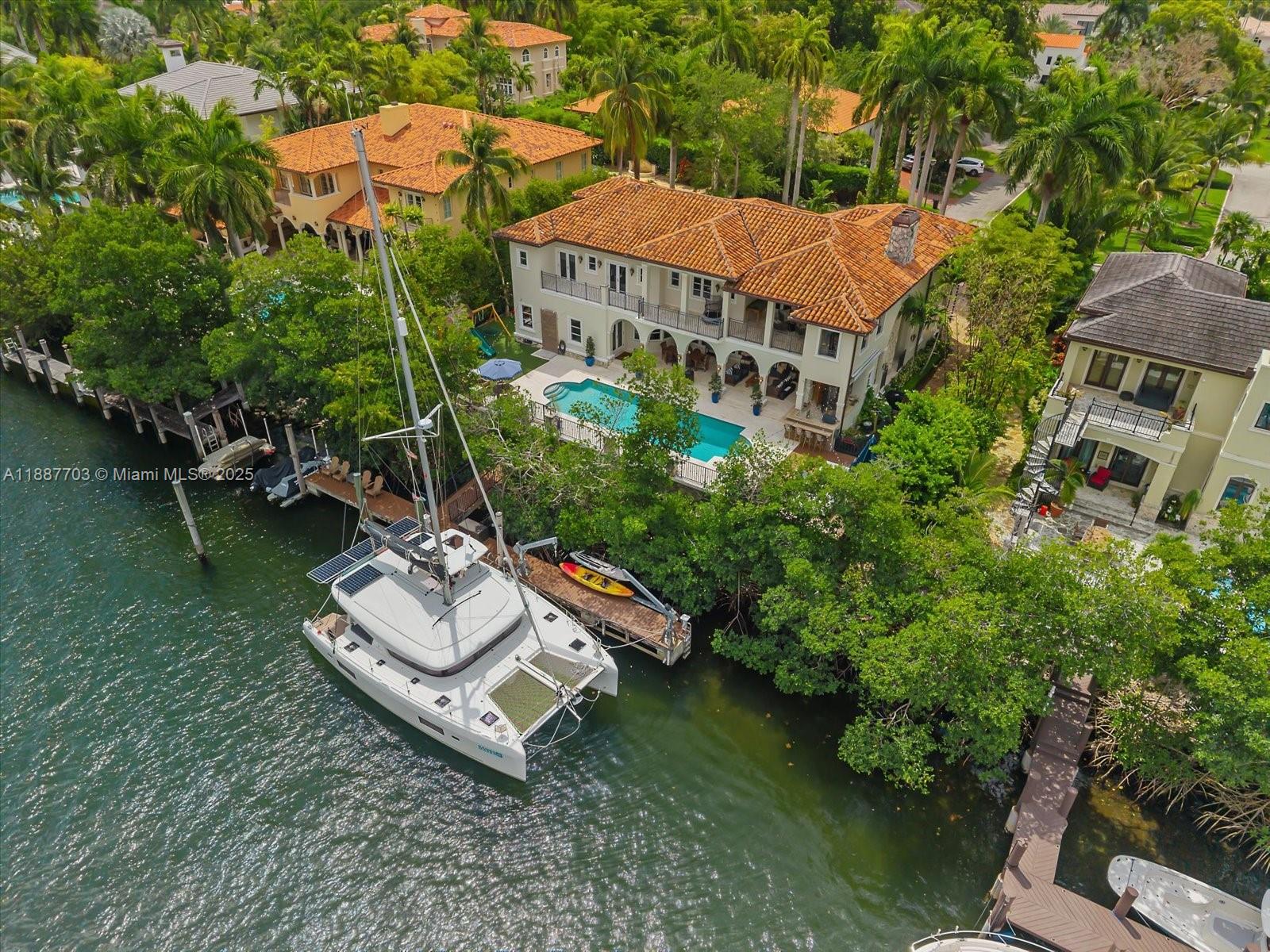 285 Carabela Ct Coral Gables, FL 33143 285 Carabela Ct Coral Gables, FL 33143