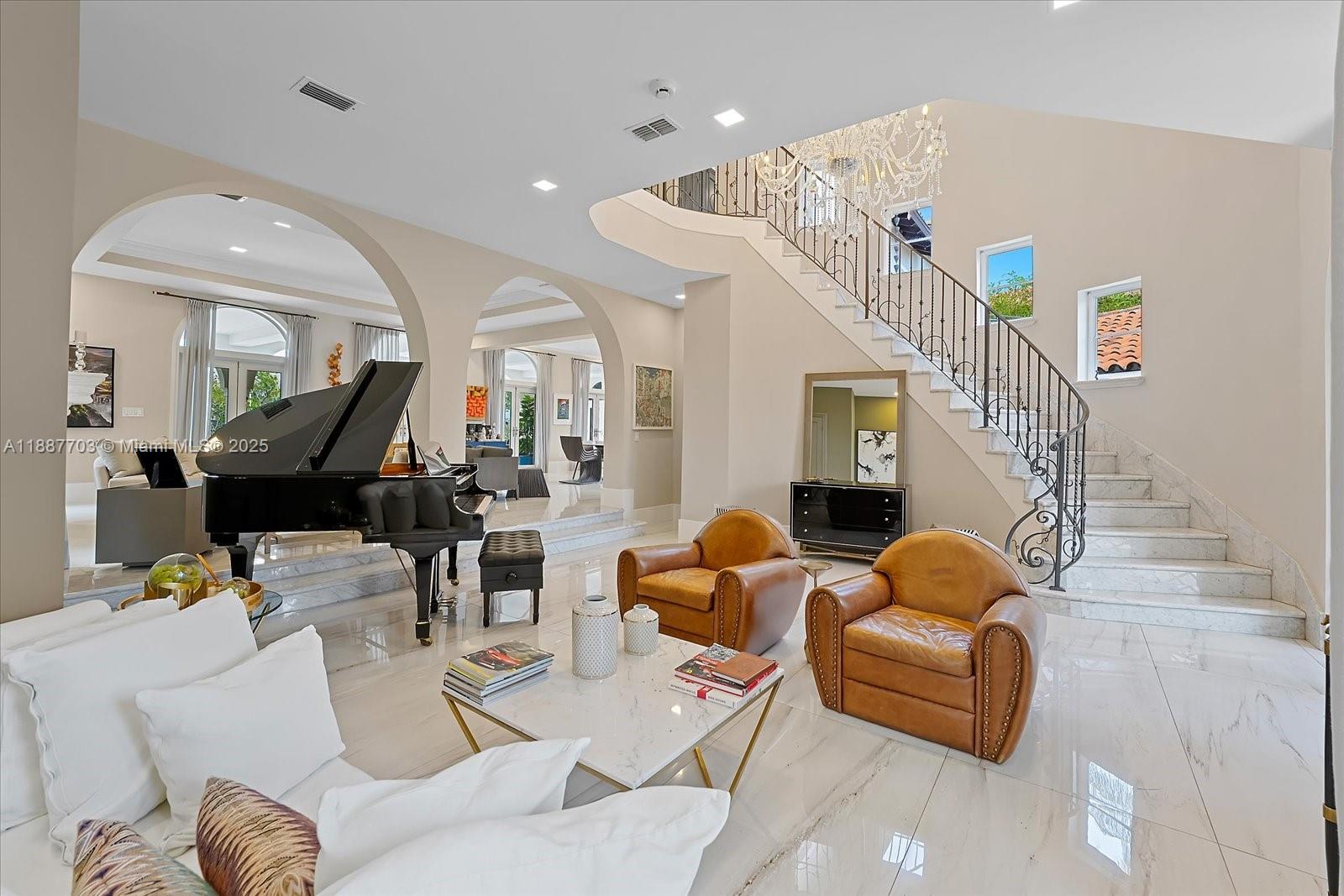 285 Carabela Ct Coral Gables, FL 33143 285 Carabela Ct Coral Gables, FL 33143